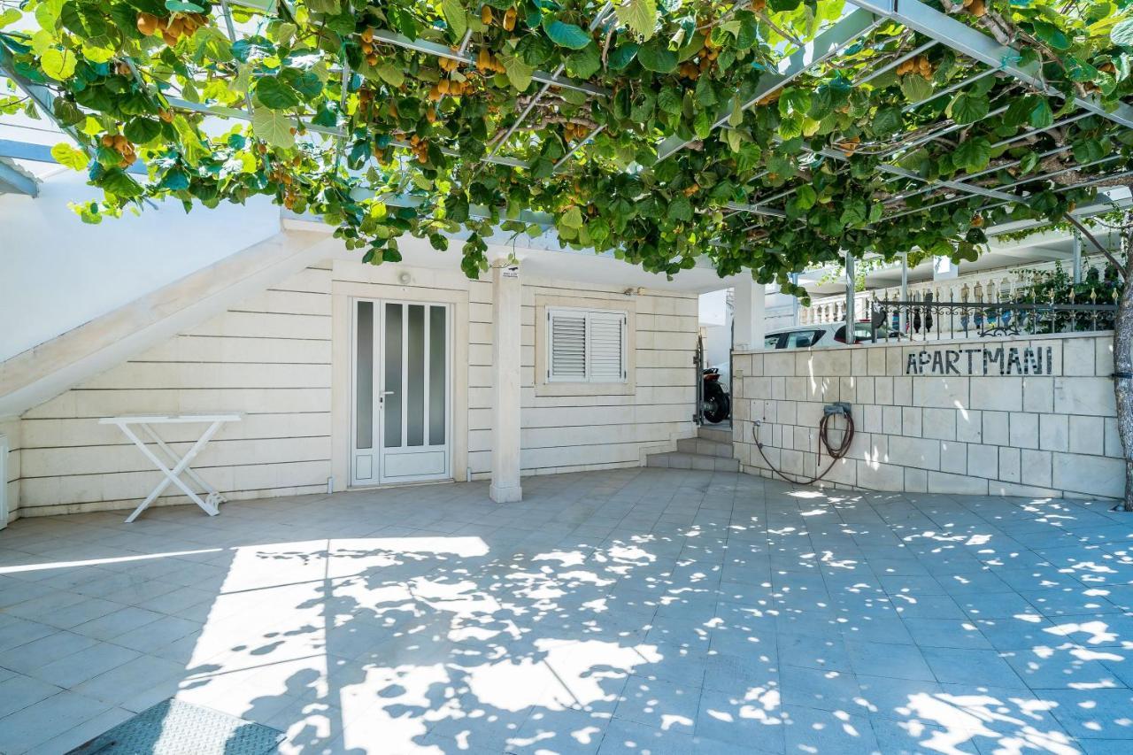 מליני Villa Marija Adriatic מראה חיצוני תמונה